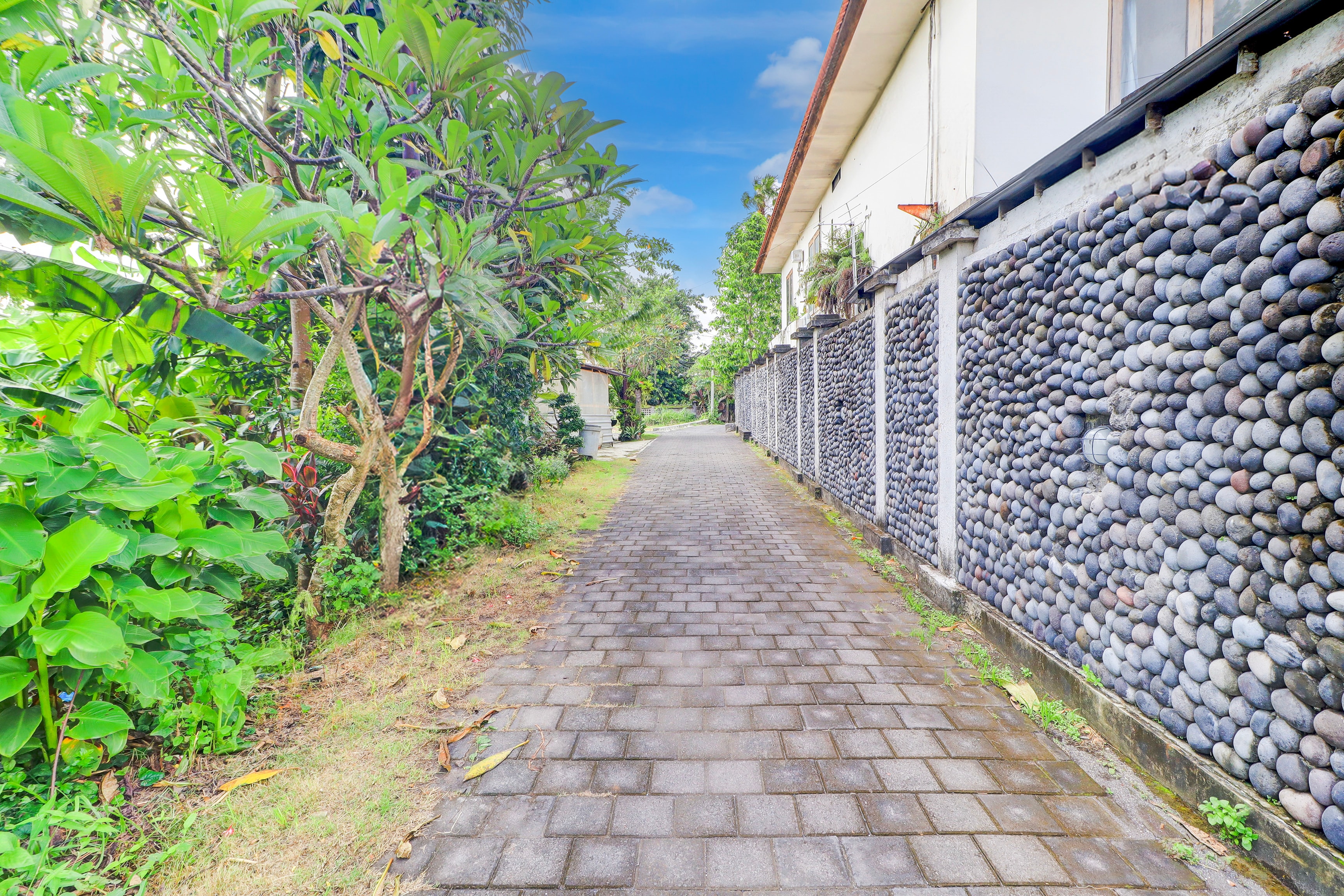 Collection O Putri Inn Homestay - Tap to explore photos