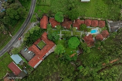Misty Grove, Nadugani (30 kms from Masinagudi), Panthalur