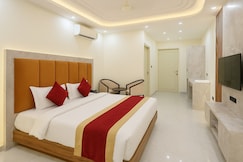 OPO Essential Skynex, Delhi