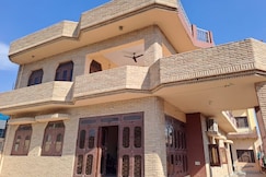 Yogi Villa- Home Away from Home, Vrindavan