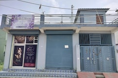 Deepa Uniyal, Rishikesh