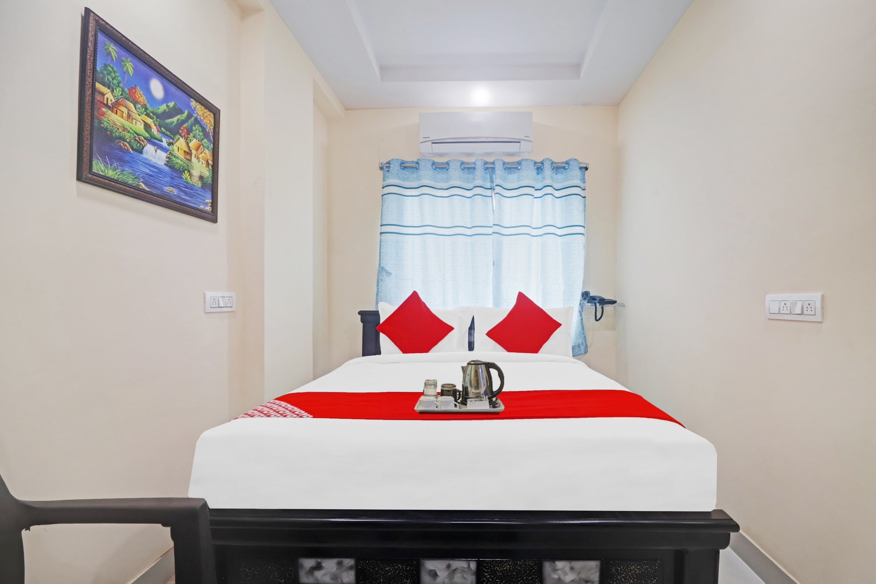 Super Hotel O Qualia Pride Financial District - Tap to explore photos