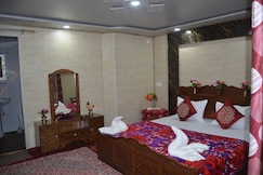 House Boat New Moon, Srinagar