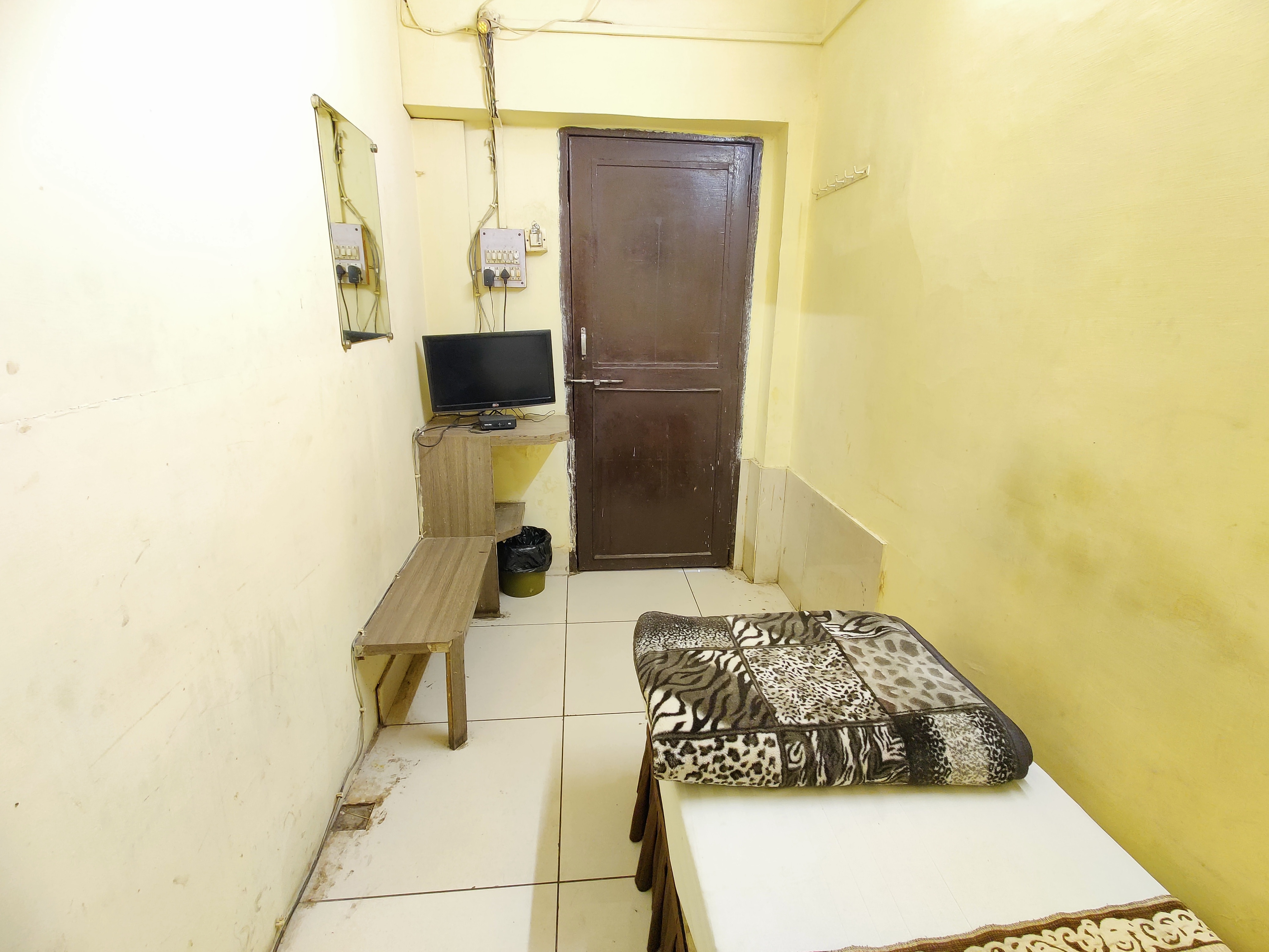 Hotel Mangalam - Tap to explore photos