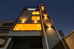 Townhouse Konanakunte Cross Metro Station, Bangalore