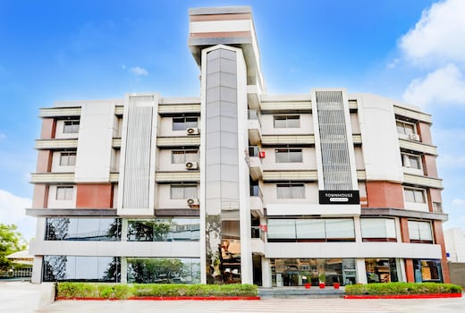 Super Townhouse Prahladnagar