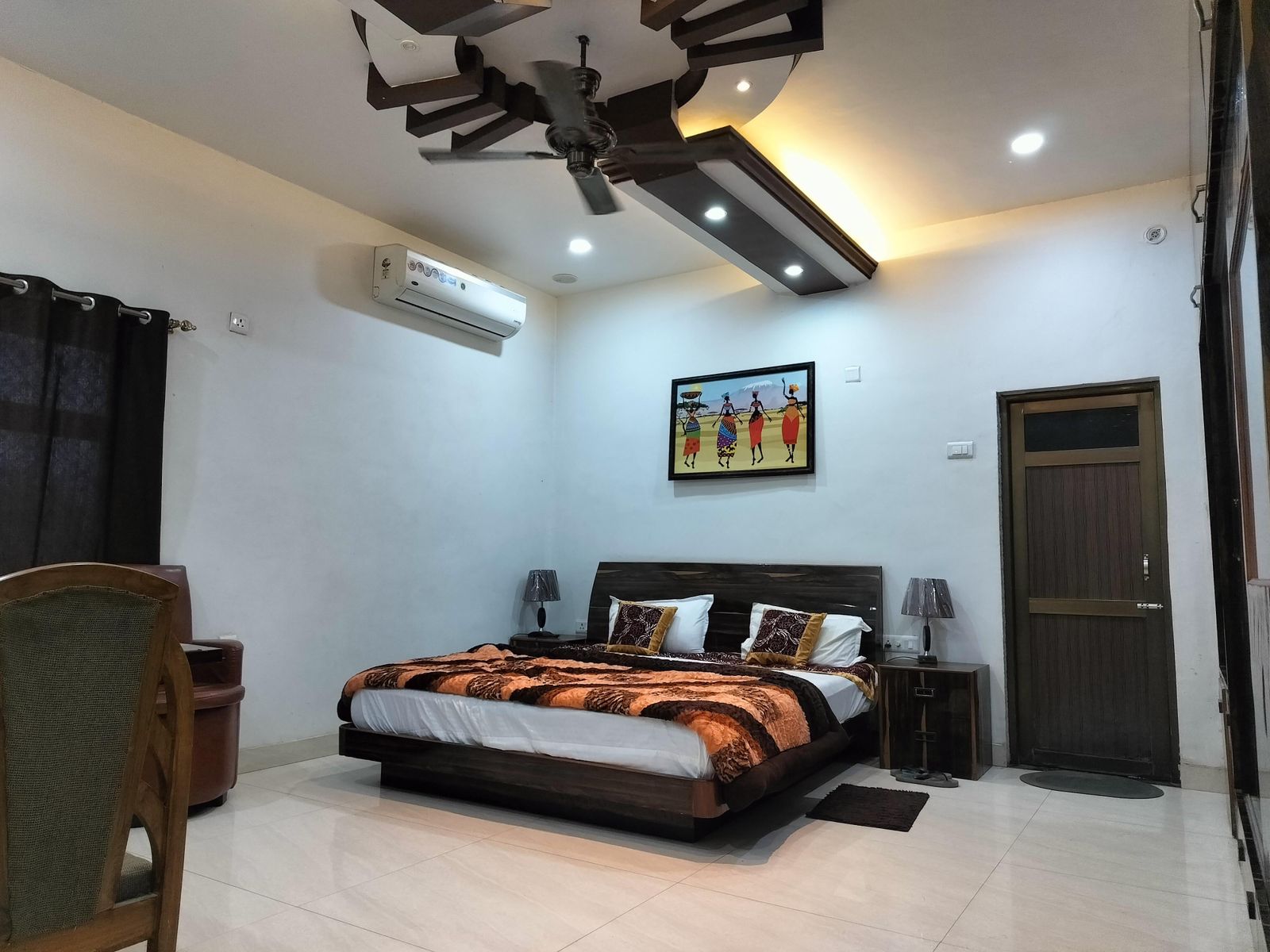 HOTEL DAWAT - Tap to explore photos