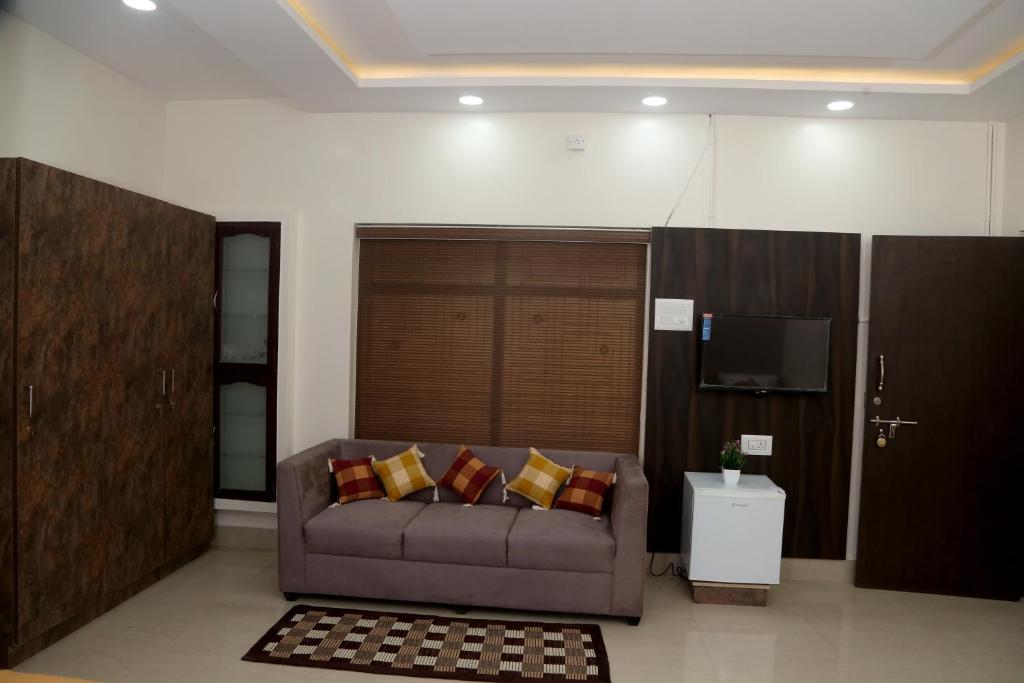 Vijaya Ladies Hostel Platinum - Tap to explore photos