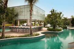DoubleTree by Hilton Jakarta - Diponegoro, Jakarta