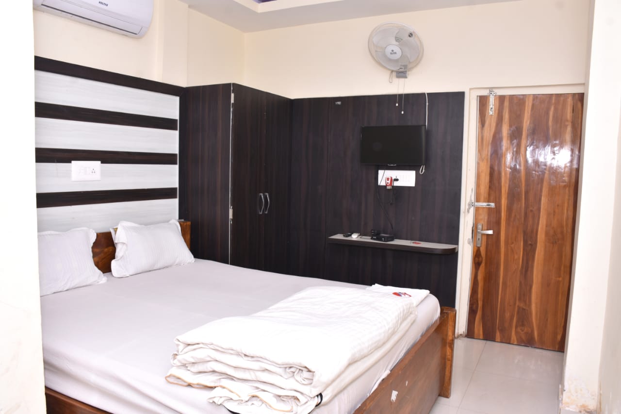 Kanak Residency - Tap to explore photos