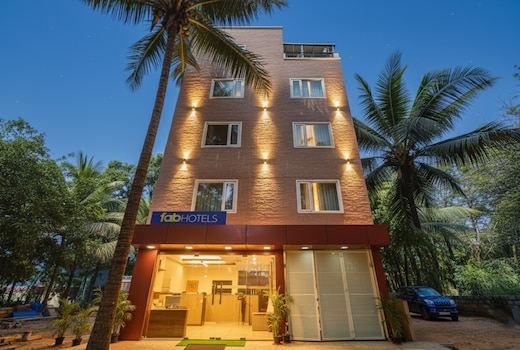 FabHotel Tree Suites - Nr. Reva University
