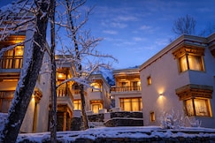 The Vintage Villas Resort Ladakh - Luxury Stay with Mountain Views, Leh