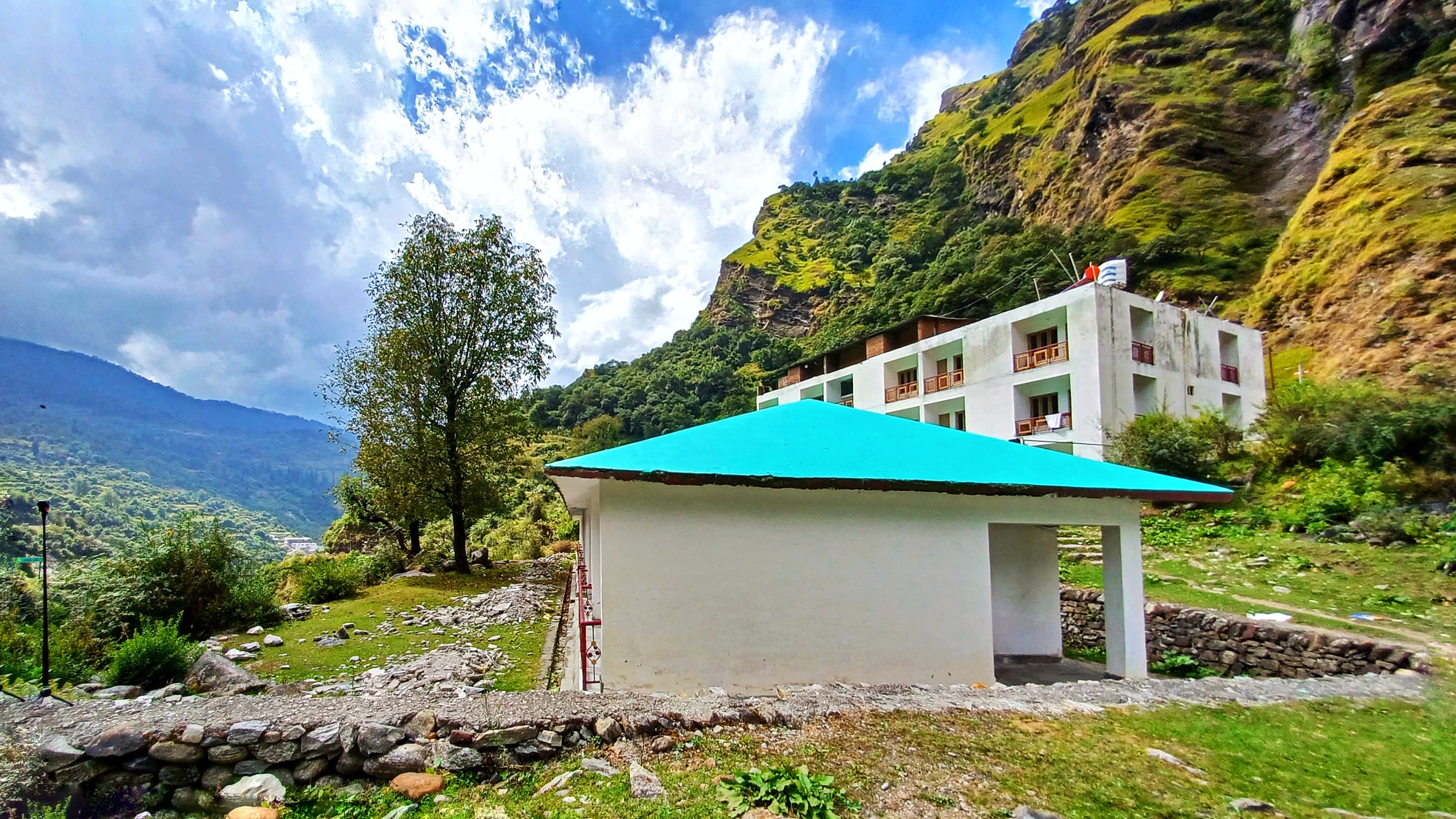 Hotel Atithi Niwas, Jankichatti - Tap to explore photos