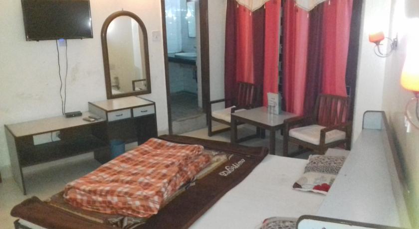 hotel natraj palace - Tap to explore photos