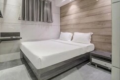 FabHotel Spring Residency, Thane