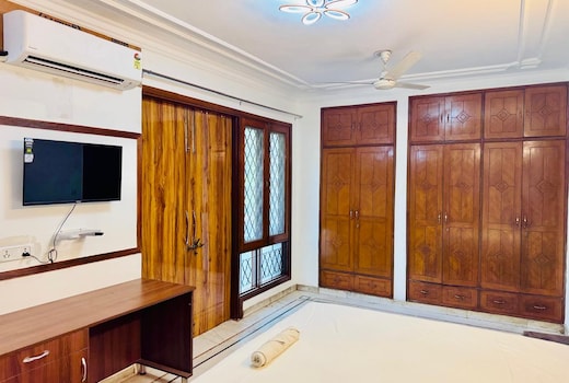 Fortune Home Service Apartment 1BHK, E-30 Saket