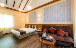 Deluxe Family Room 2