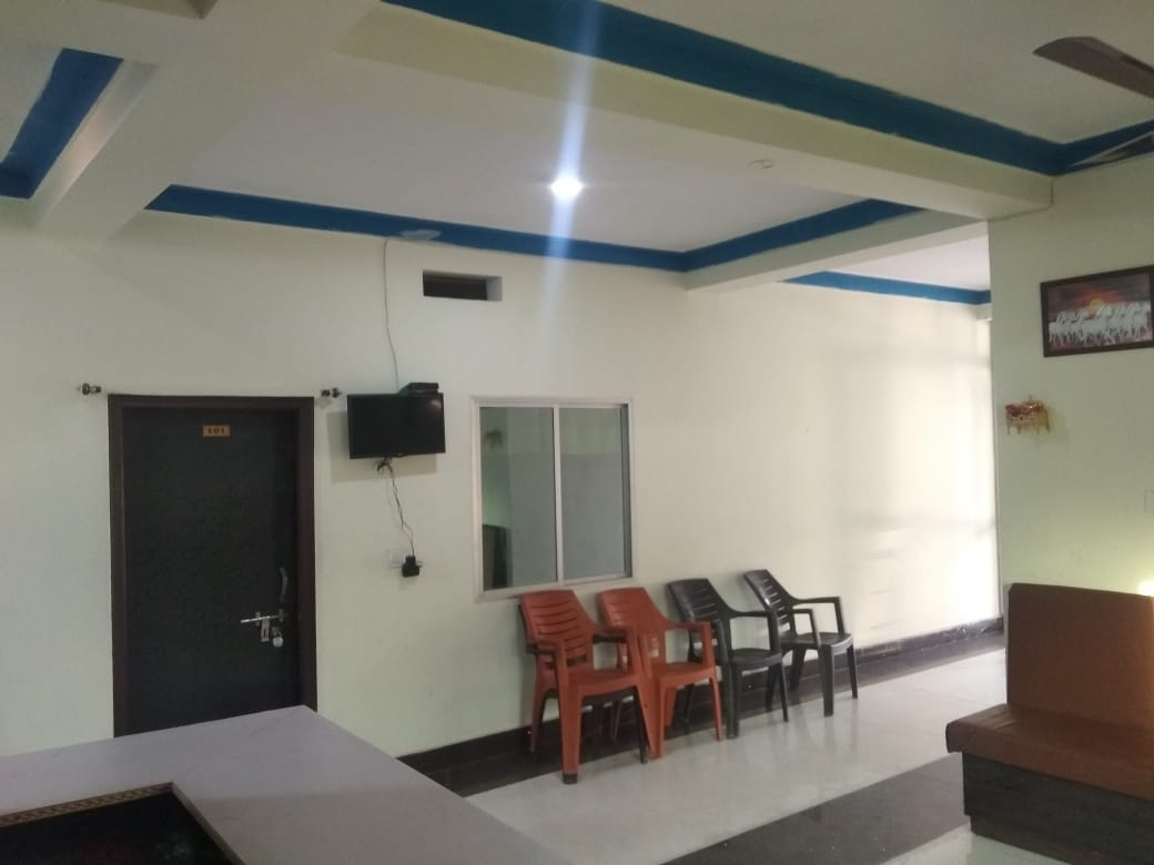 Tirupati Guest House, Bodhgaya - Tap to explore photos