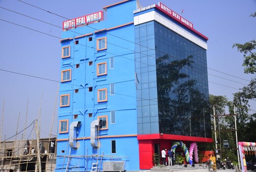 Hotel Real World