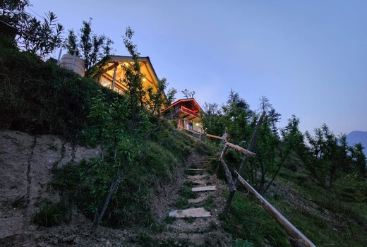 The Woodstone Farmstay Sainj