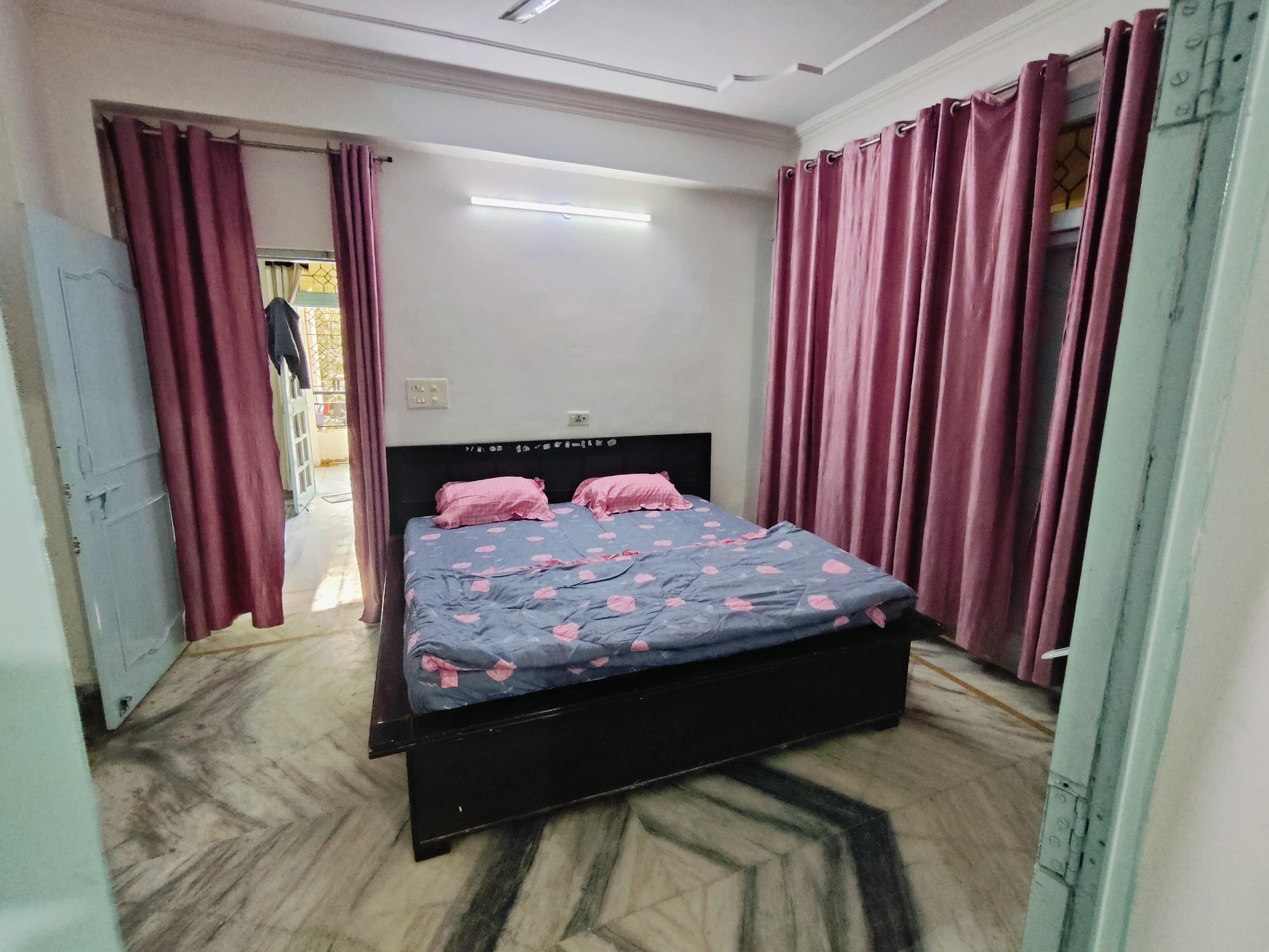 Anant vihar appartment - Tap to explore photos
