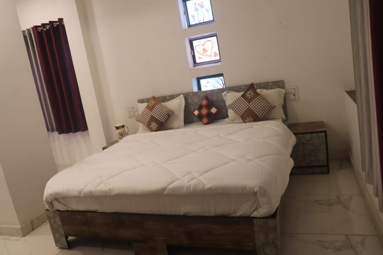 Hotel Keshav Residency - Tap to explore photos