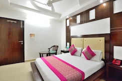 Hotel R Continental, Gurgaon