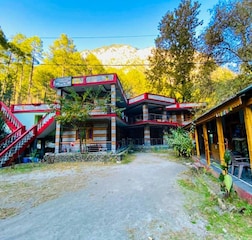 Deluxe Cottage With Mountain View