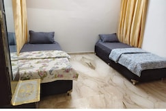 BS Homestay 1BHK Greenline 5min walk from JP Park, Bangalore