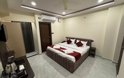 Deluxe AC Room