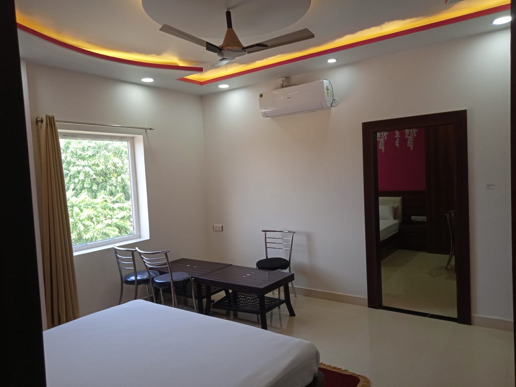 HOTEL SHREE GOPAL - Tap to explore photos