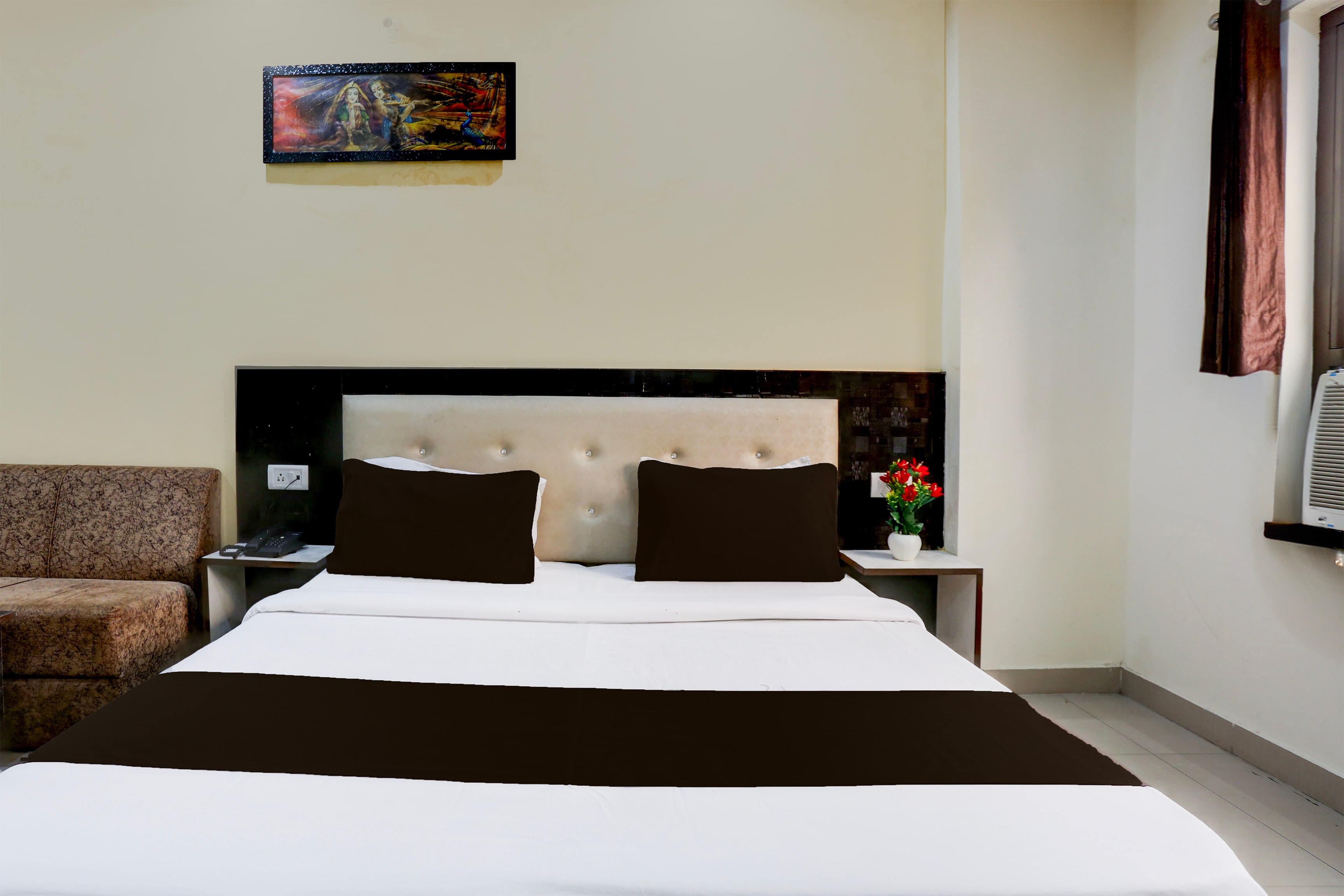 Super Hotel O Indira Enclave Haridwar - Tap to explore photos