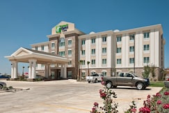 Holiday Inn Express Hotel & Suites Pearsall, Frio