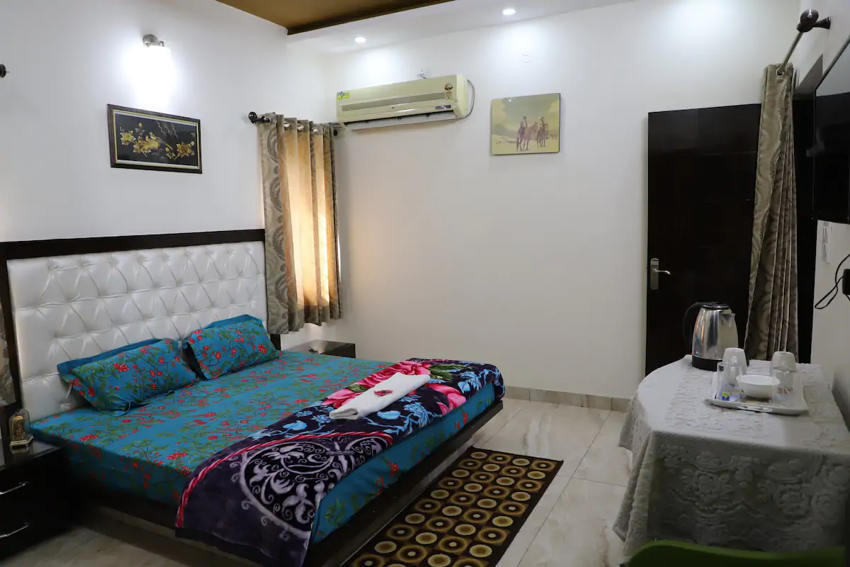 Naithani Home stay, Dehradun