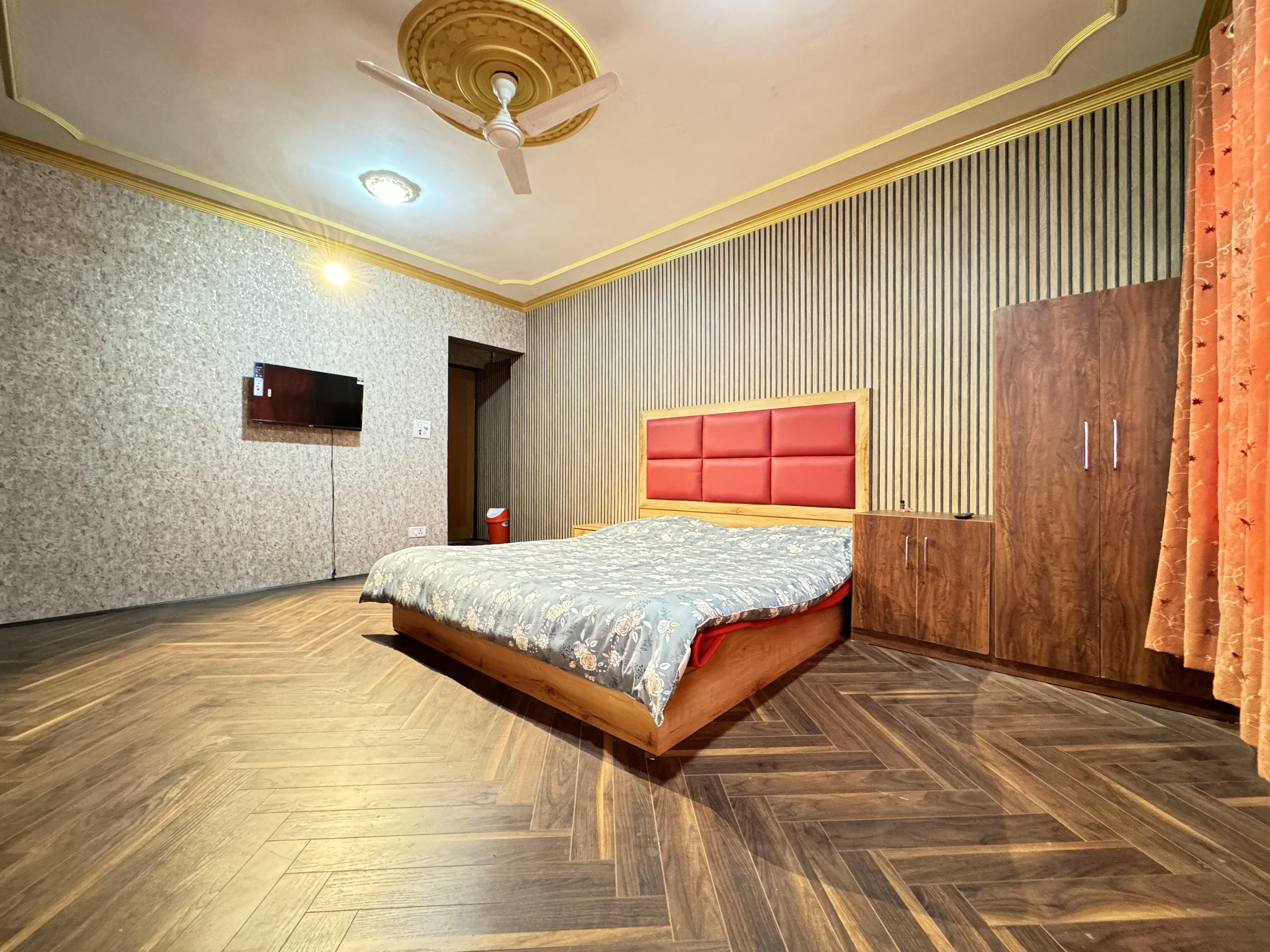 Himalayan Resort | Mountain-view Rooms - Tap to explore photos