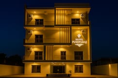 Hotel Pushparaj:100m to the beach. Hear the waves!, Puri