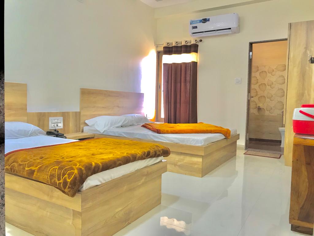 Hotel Raj Shree - Tap to explore photos