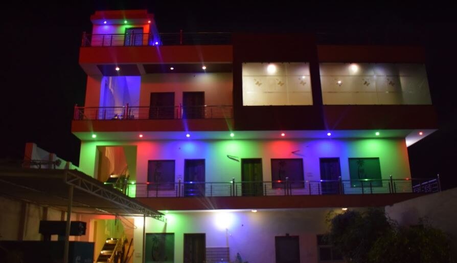 Kanha Hotel & Rooms - Tap to explore photos
