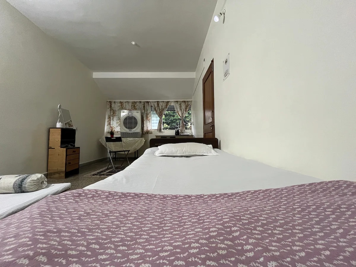 Large & Private Studio Homestay by Bollywood celeb - Tap to explore photos