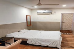FabHotel Rajtilak, Ahmedabad