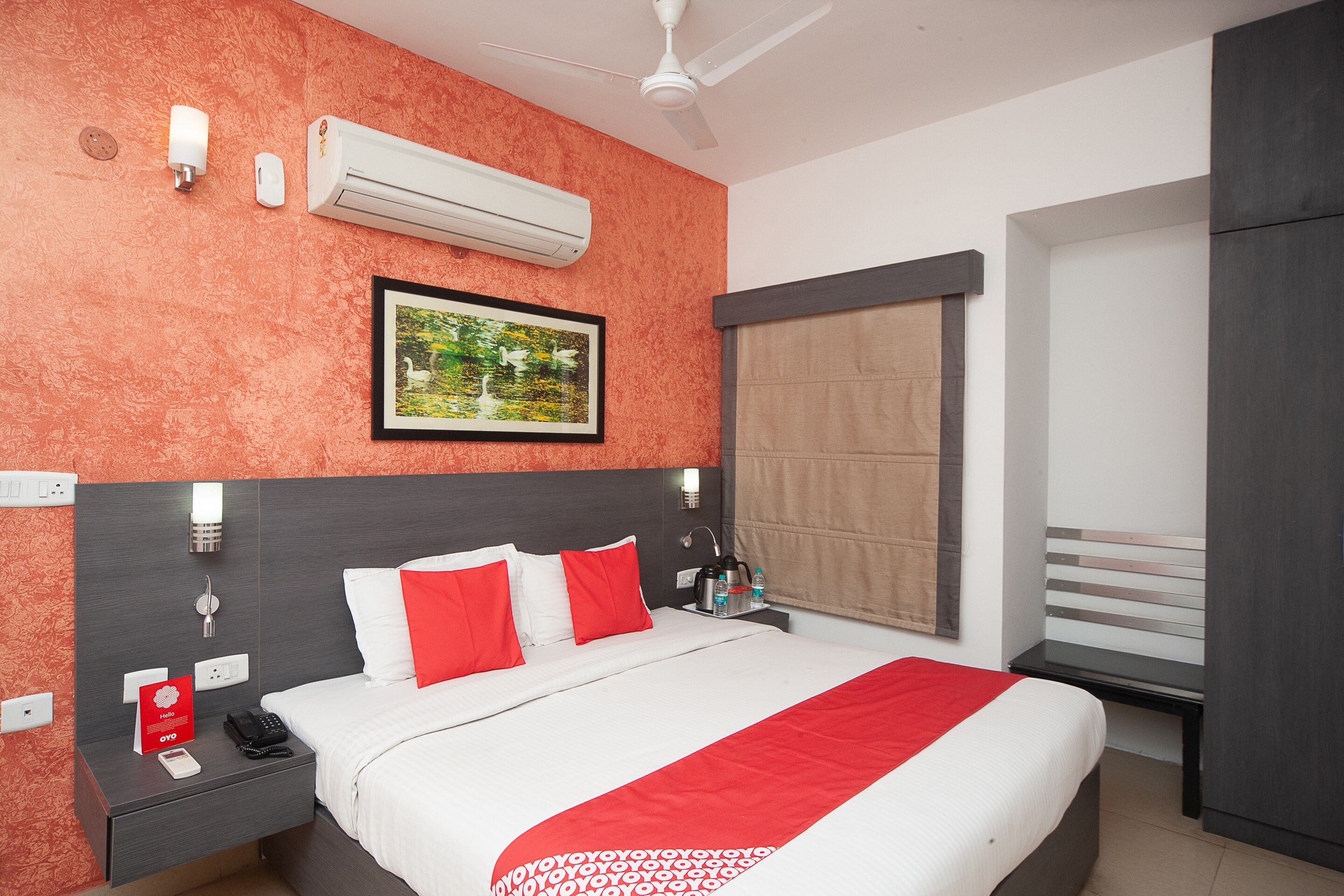 Stay Eeasy SPM Service Apartment - Tap to explore photos