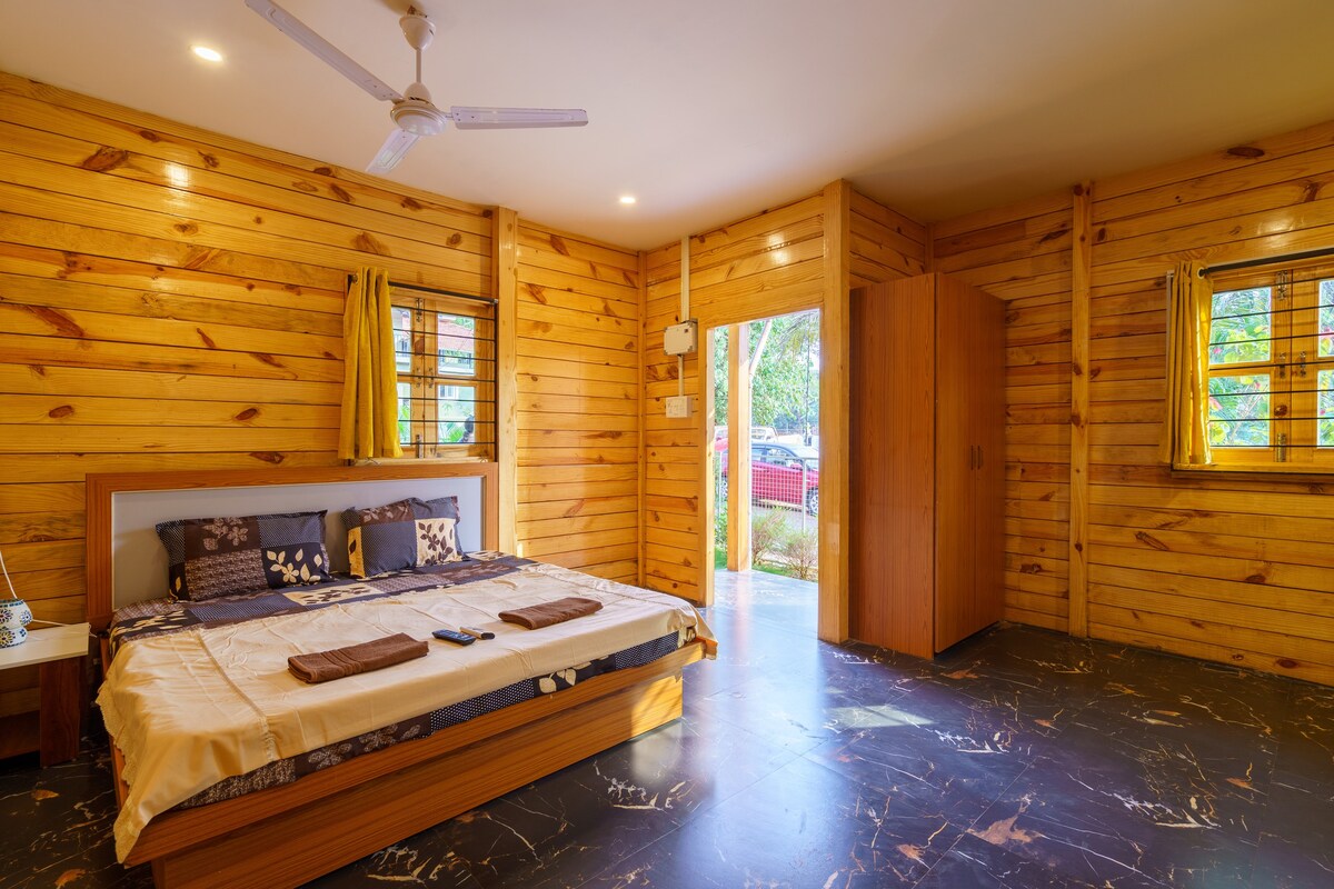 Log cabin 1 Cosy spacious N ideal studio for 2 - Tap to explore photos