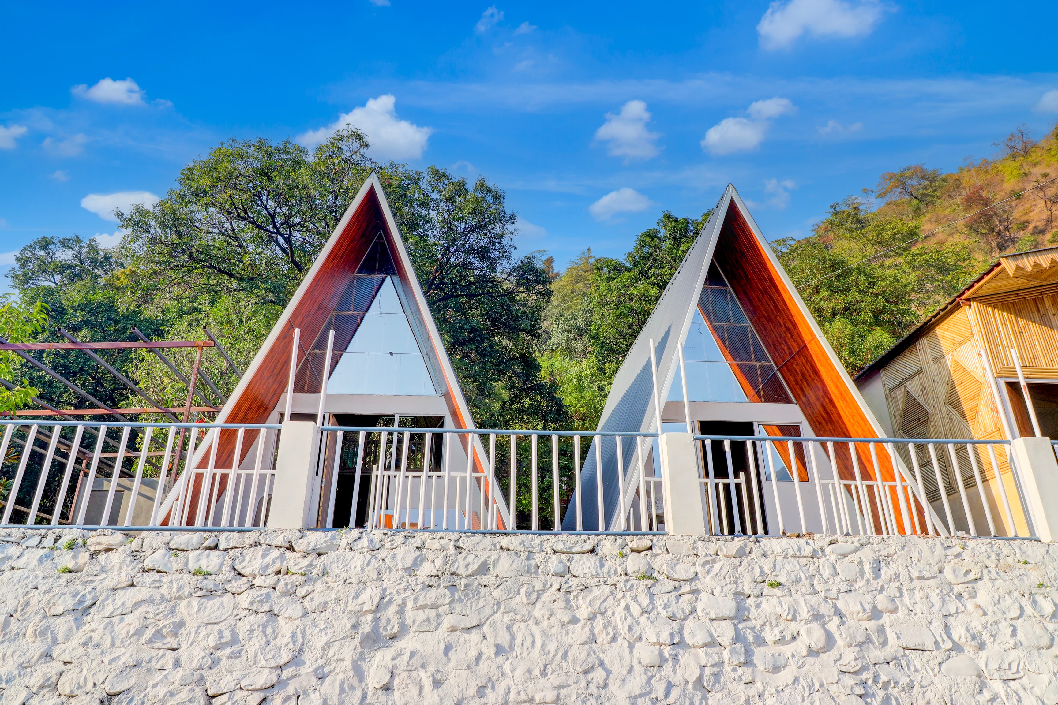Hotel O Himvasa Resort - Tap to explore photos