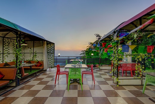 Treebo Roshan House With Valley View