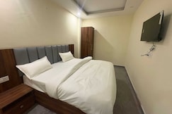 Hotel O Survey Chowk Bus Terminal Dehradun, Dehradun