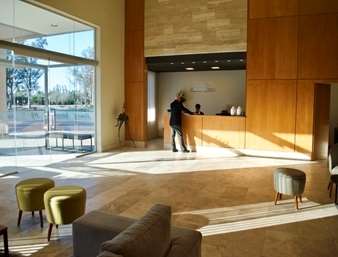 Howard Johnson by Wyndham San Francisco Resort & Conv Center - Tap to explore photos