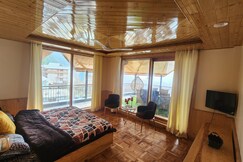 La Cedar Villa by Staycation, Manali