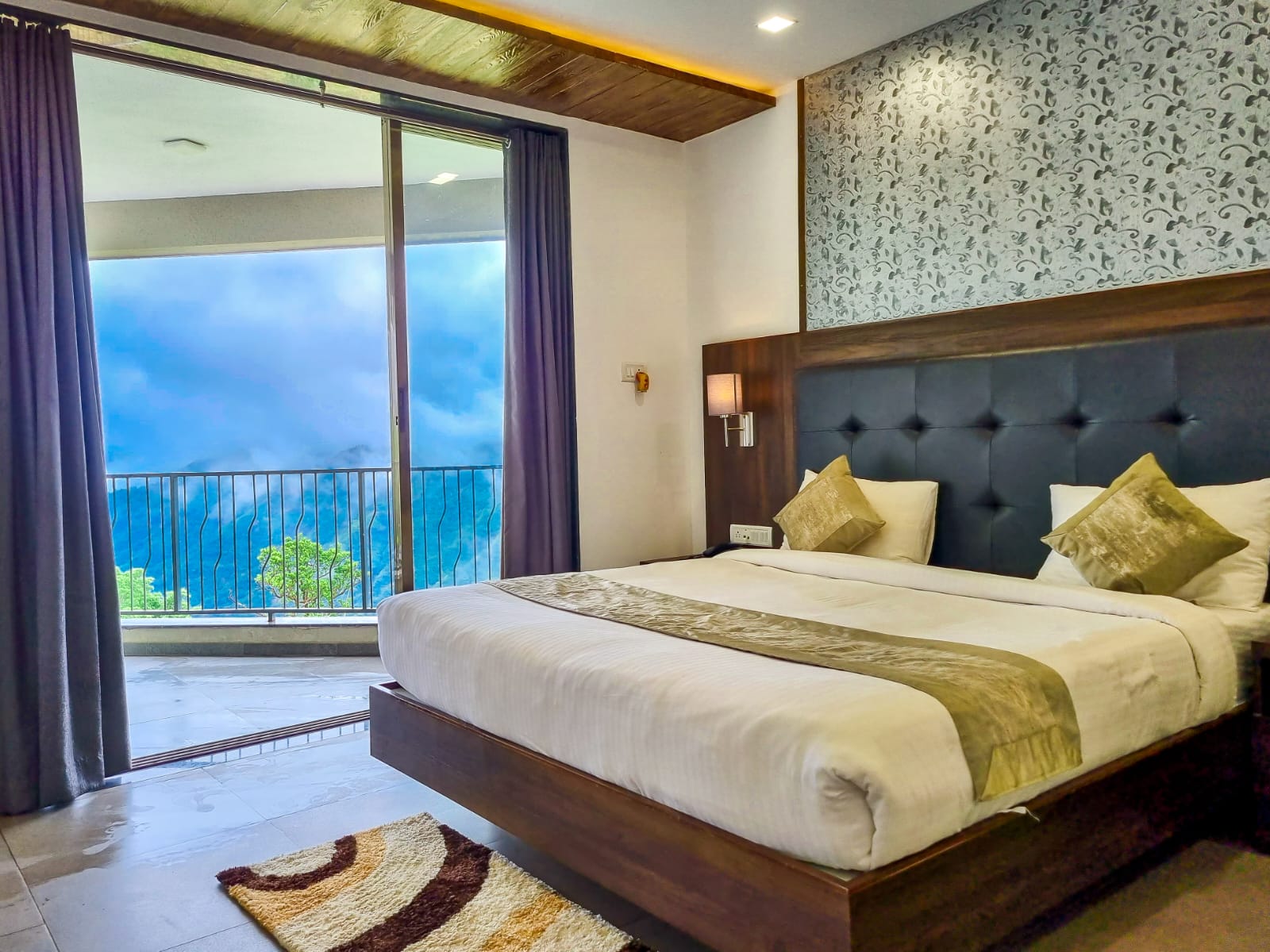 Highland Valley View (With Balcony) 1st Floor 1