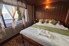 P SQUARE HOTEL (CAFE RESTRO & STAY), Darjeeling