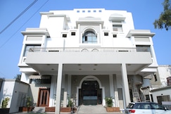 Raj Mahal Hotel, Moradabad